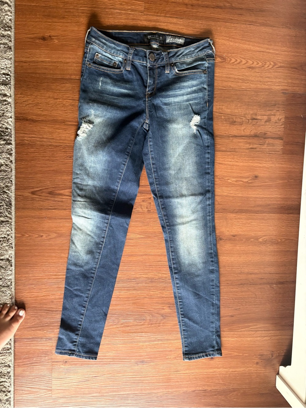 Aeropostale Women's Dark Blue Distressed Skinny Jeans
